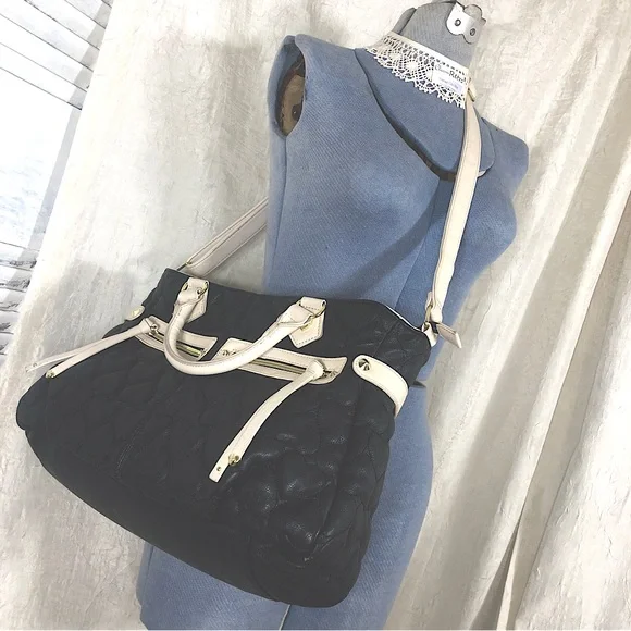 Betsy Johnson Oversized Roomy Quilted Heart Handbag Purse Crossbody Black Cream - Picture 5 of 15